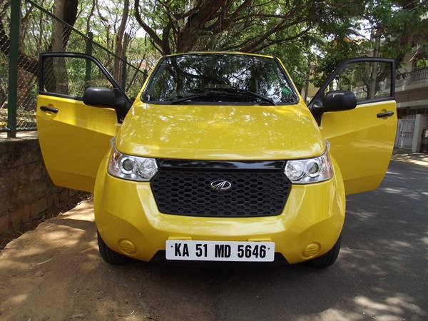  வைப்பரில் நீர் பீய்ச்சும் குழாய்