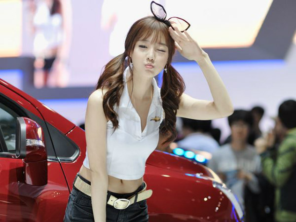 சியோல் ஆட்டோ ஷோவில் அழகிகள் சியோல் ஆட்டோ ஷோவில் அழகிகள்