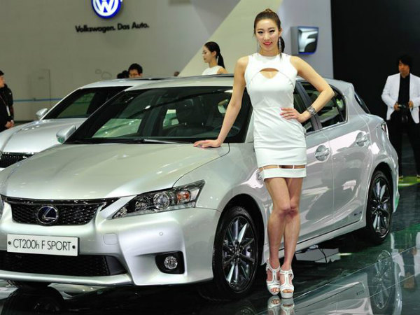 சியோல் ஆட்டோ ஷோவில் அழகிகள் சியோல் ஆட்டோ ஷோவில் அழகிகள்