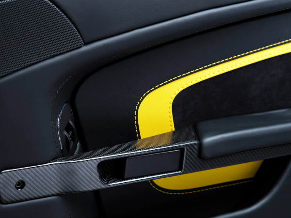 அஸ்டன் மார்ட்டின் வி12 வேண்டேஜ் எஸ்