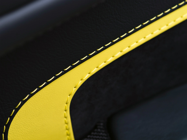 அஸ்டன் மார்ட்டின் வி12 வேண்டேஜ் எஸ்