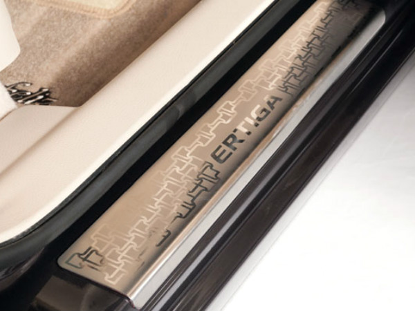 டோர் சில் கார்டு