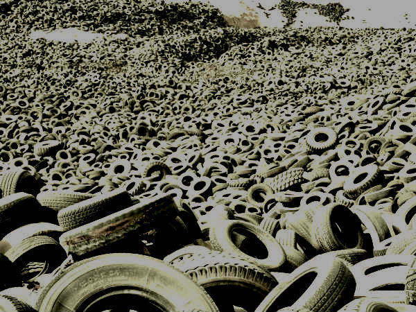 டயர் குப்பை கிடங்கு - படங்கள்