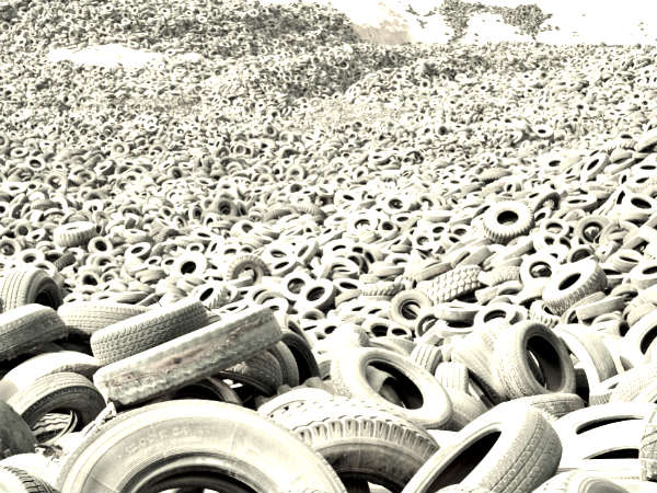 டயர் குப்பை கிடங்கு - படங்கள்