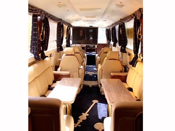  1997 நியோப்ளான் டூர் பஸ்