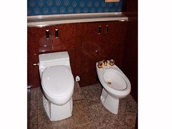  1997 நியோப்ளான் டூர் பஸ்