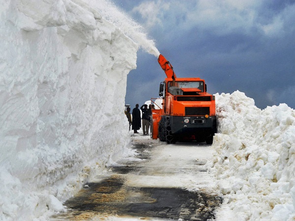 குகை ரயில் பாதை