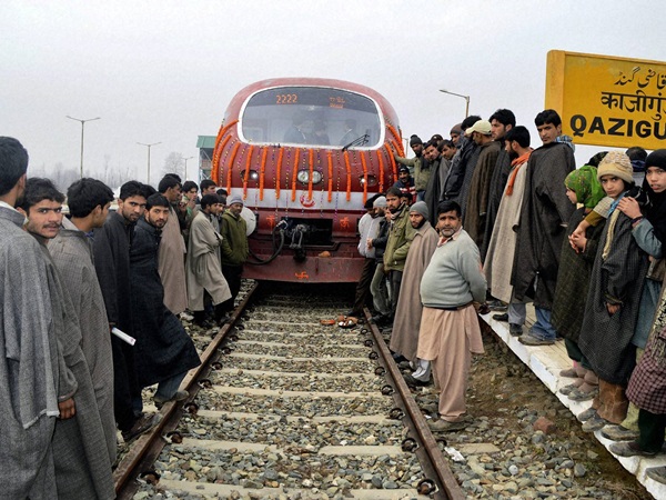 காஷ்மீரின் முதல் ரயில்