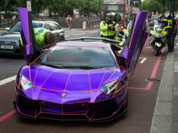 பறிமுதலான லம்போ கார்