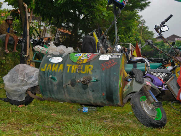 கஸ்டமைஸ் வெஸ்பா ஸ்கூட்டர் திருவிழா 