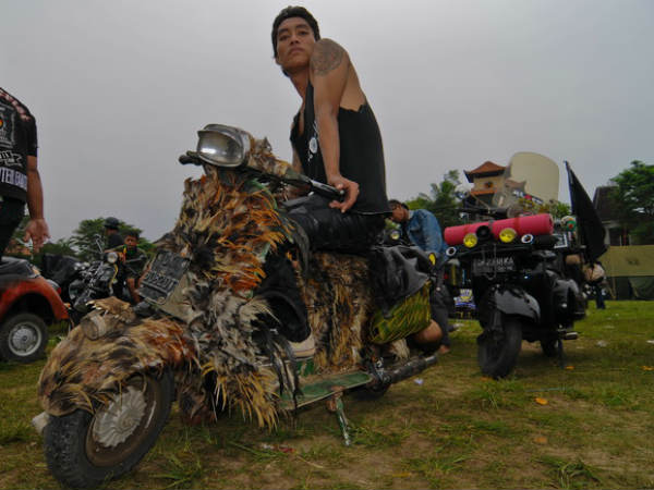 கஸ்டமைஸ் வெஸ்பா ஸ்கூட்டர் திருவிழா 