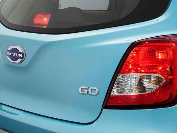 டட்சன் கோ கார் படங்கள்