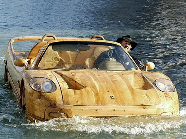  ஃபெராரி படகு