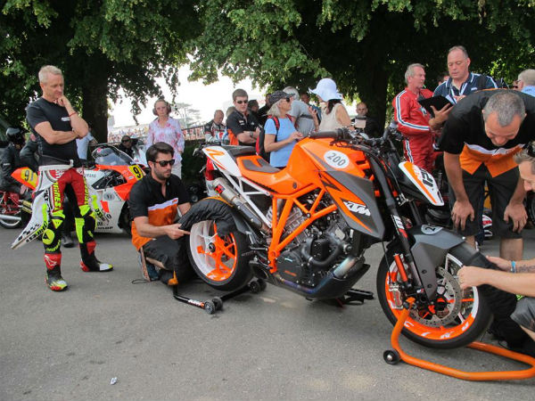 சஸ்பென்ஷன்