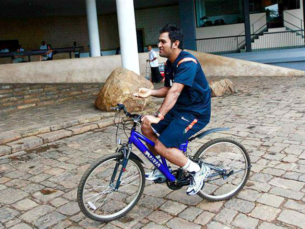 சைக்கிளையும் விடவில்லை