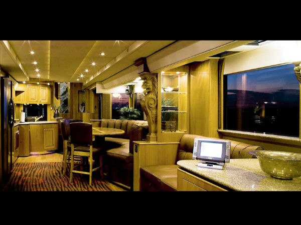 சாலையில் இயக்க கட்டுப்பாடு