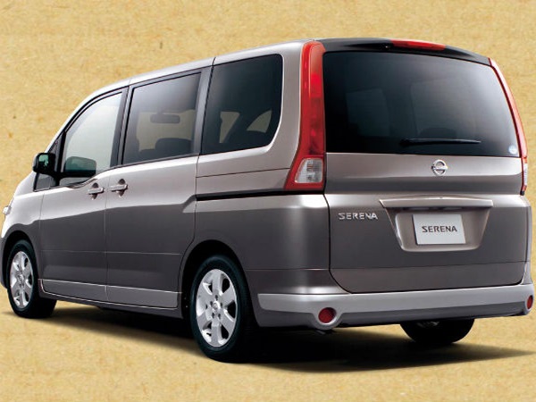 நிசான் செரீனா