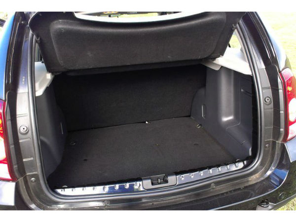 டஸ்ட்டர் பூட் ரூம்