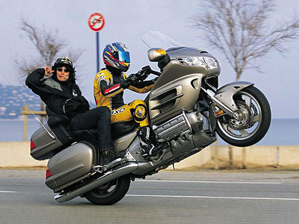 ரேஸ் டயர் போட்டா...