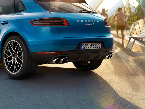 பேஸ் மாடல்