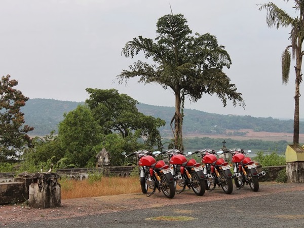 டிரைவ்ஸ்பார்க் டீம்