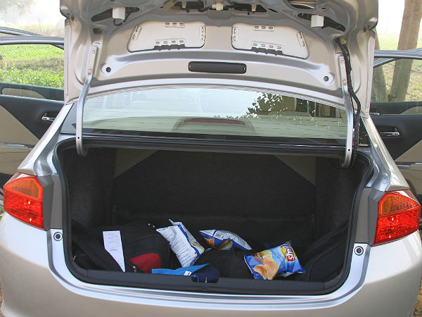  பூட் ரூம்