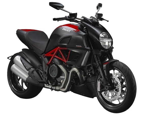  டுகாட்டி டயாவெல்