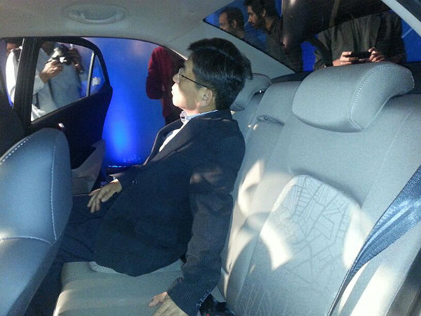  இருக்கைகள்