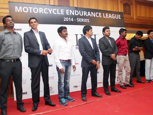  பயிற்சியாளர்கள்