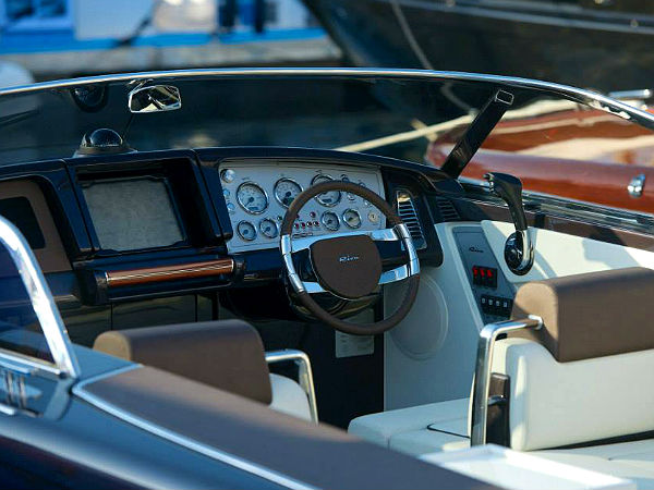 துபாய் சர்வதேச படகு கண்காட்சி