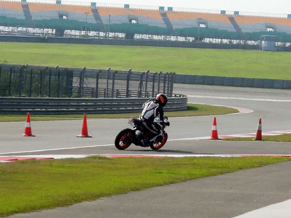  கேடிஎம் டியூக் 390