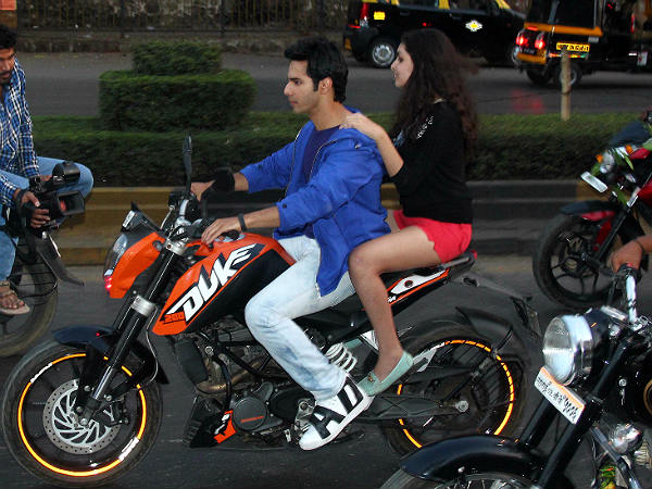  ரசிகைகள்