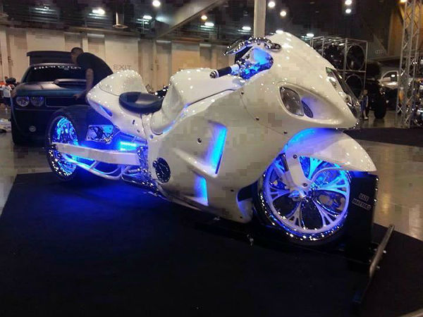 சுவாரஸ்யமான ஆட்டோமொபைல் படங்கள்