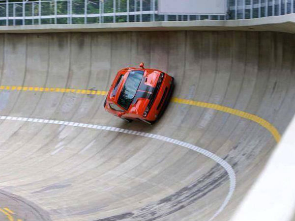 வித்தியாசமான ஆட்டோமொபைல் படங்கள்