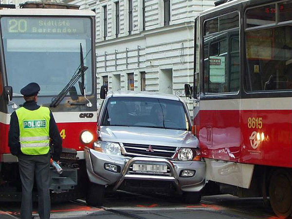 ஆச்சரியம் தரும் விபத்துக்கள்