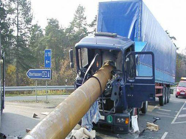 ஆச்சரியம் தரும் விபத்துக்கள்