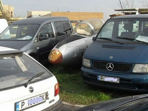 சுவாரஸ்யமான கார் பார்க்கிங் படங்கள்