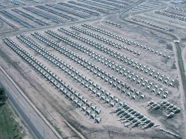 ராணுவ விமானங்கள்