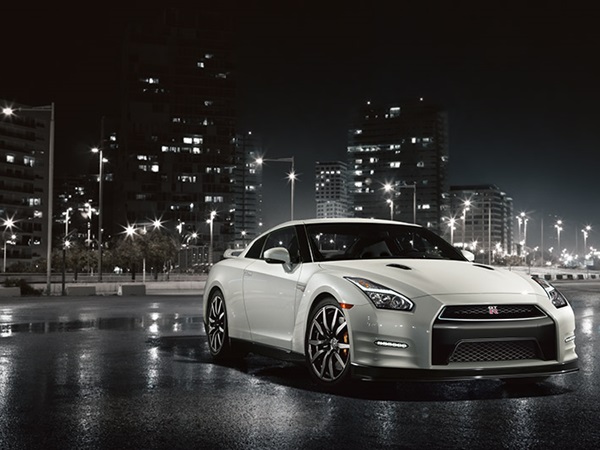 பிரத்யேக சர்வீஸ் மையம்