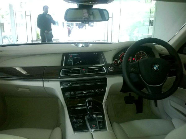  சிறப்பம்சங்கள்