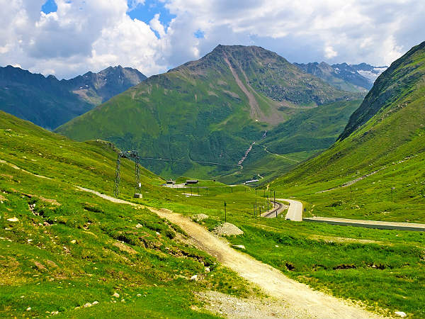  19. ஒபெரால்ப் பாஸ், சுவிட்சர்லாந்து