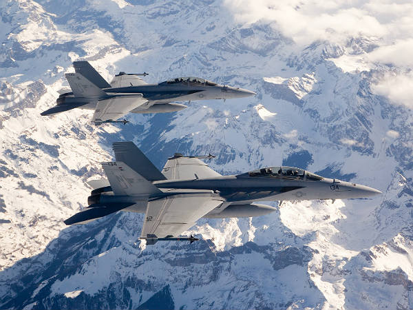 2.போயிங் சூப்பர் ஹார்னெட்(அமெரிக்கா)