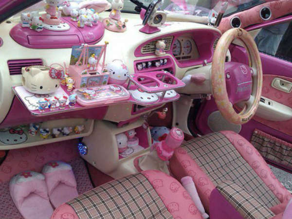 அலங்கோலமான அலங்காரம்