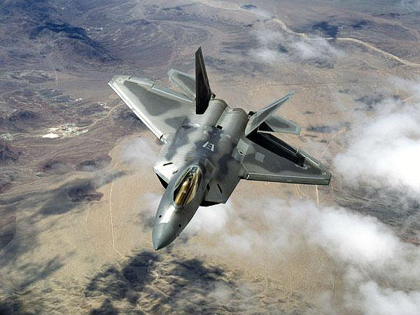  2. லாக்ஹீட் மார்ட்டின் எஃப்-22 ராப்டர்