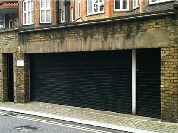 2. இங்கிலாந்தில் ஓர் கராஜ்