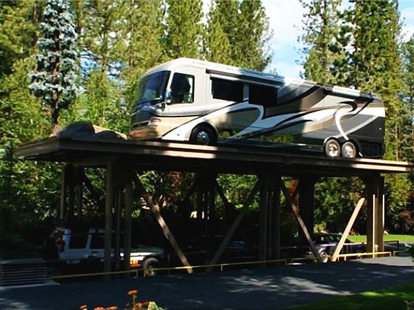 5.டாம் கான்சேல்ஸ்