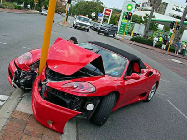 திகைப்பை அளிக்கும் விபத்து படங்கள்