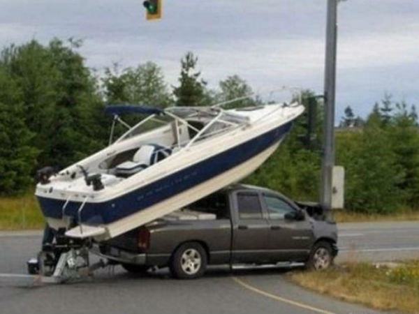 திகைப்பை அளிக்கும் விபத்து படங்கள்