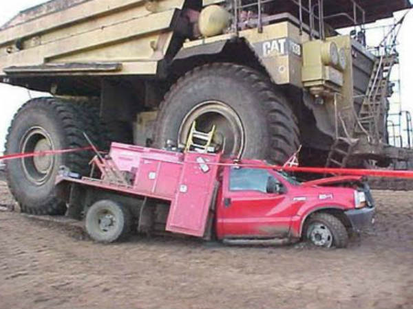 திகைப்பை அளிக்கும் விபத்து படங்கள்