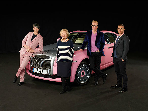 பெண்களை ஈர்க்கும் இளஞ்சிவப்பு கார்கள்